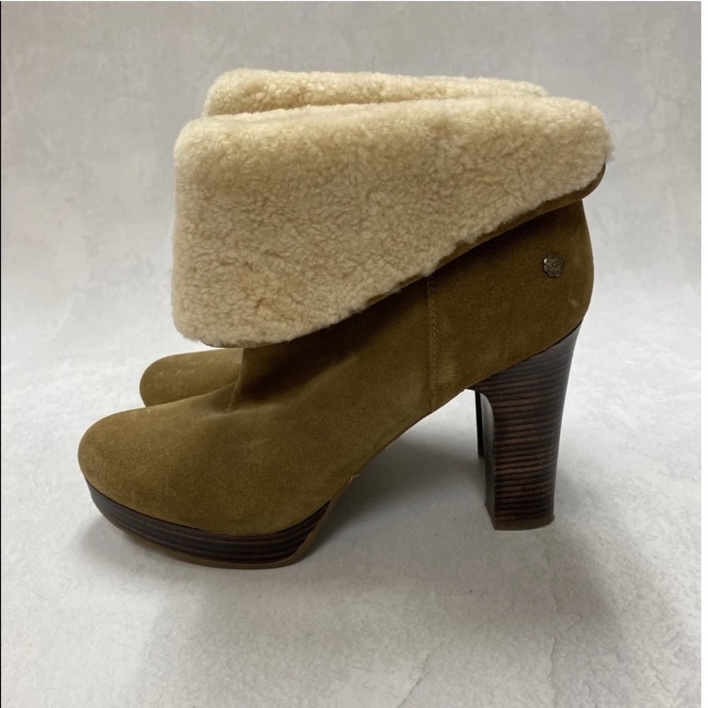 Beautiful UGG Dandylion Ankle Booties